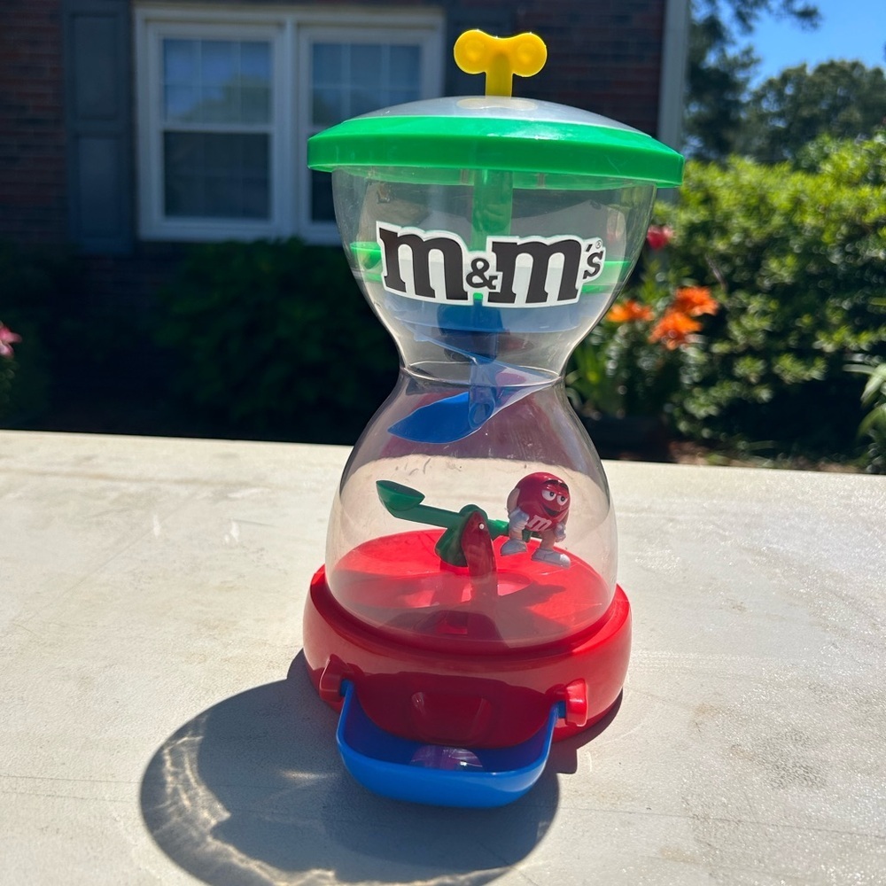 M&M’s candy fun‎ machine dispenser